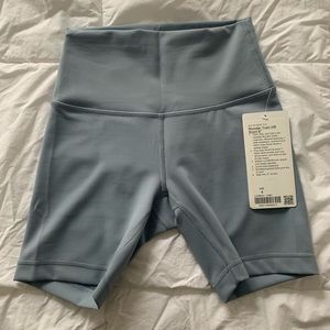 Wunder Train High-Rise Short 6" Size 4 Chambray